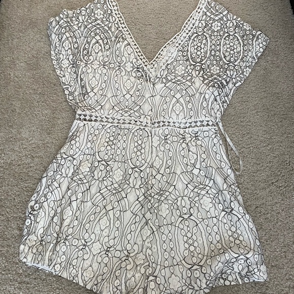 Revolve, White Lace Romper, Size small - Picture 2 of 3